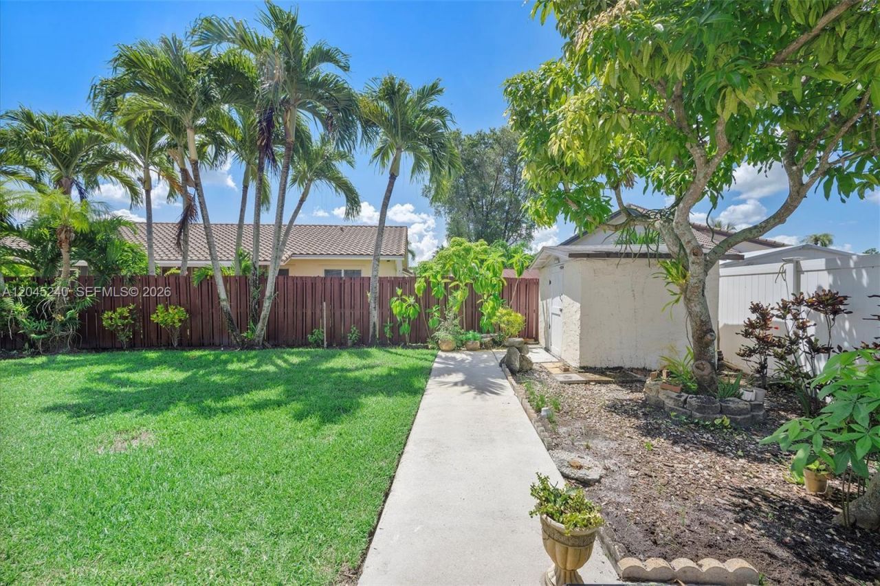 4870 Hawkes Bluff Ave , Davie, FL 33331 Photo