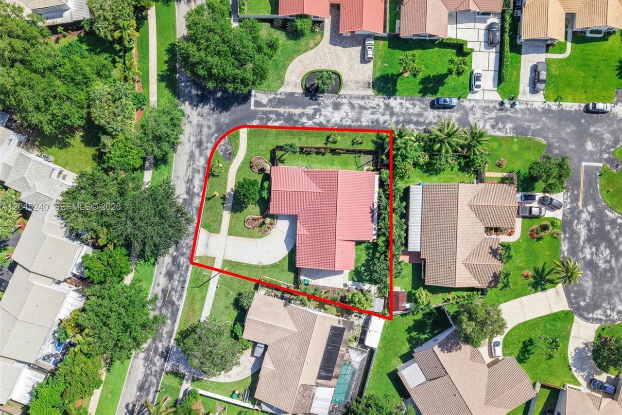 4870 Hawkes Bluff Ave , Davie, FL 33331 Photo