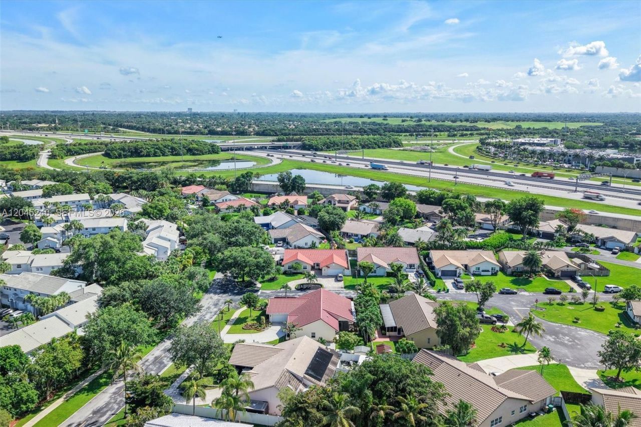 4870 Hawkes Bluff Ave , Davie, FL 33331 Photo