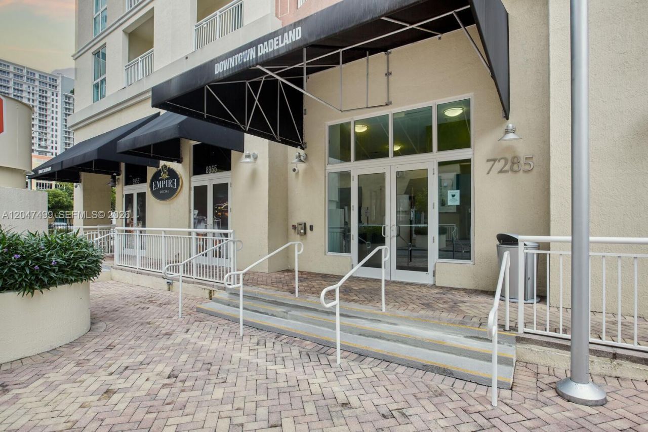 7285 SW 90th St , Unit D613, Miami, FL 33156 Photo