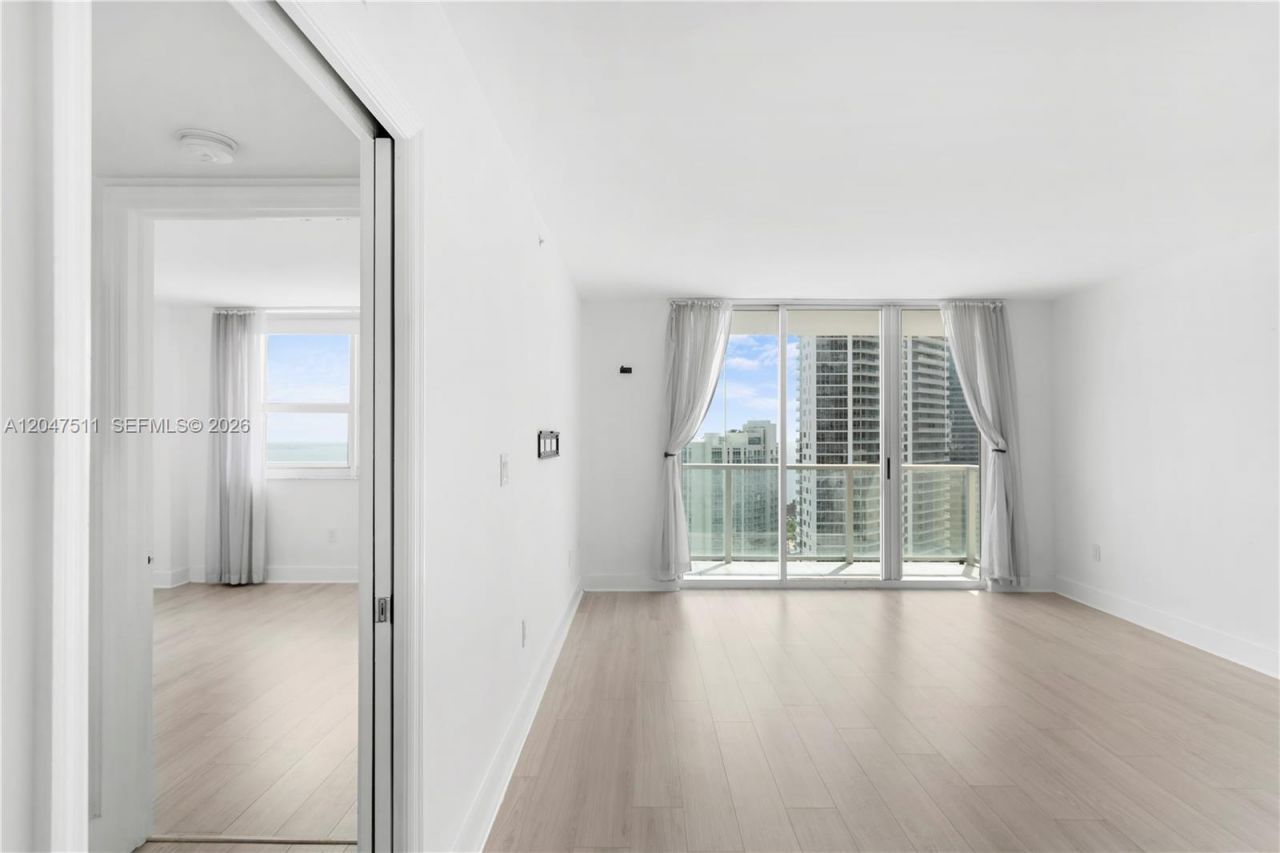 1155 Brickell Bay Dr, Unit 3105, Miami, FL 33131 Photo