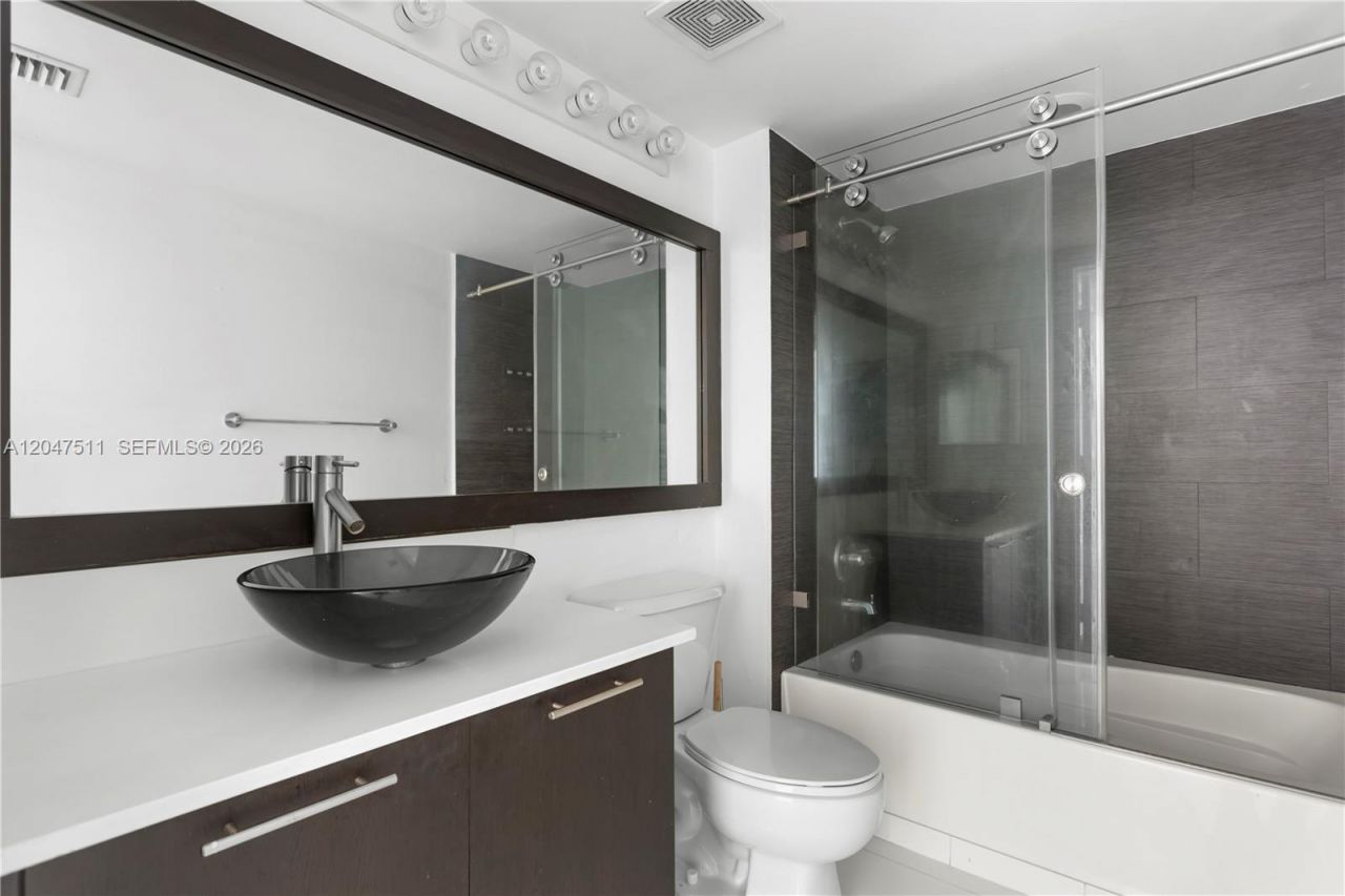 1155 Brickell Bay Dr, Unit 3105, Miami, FL 33131 Photo
