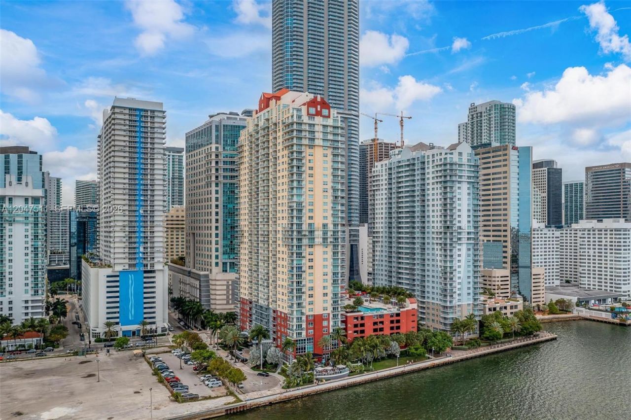 1155 Brickell Bay Dr, Unit 3105, Miami, FL 33131 Photo