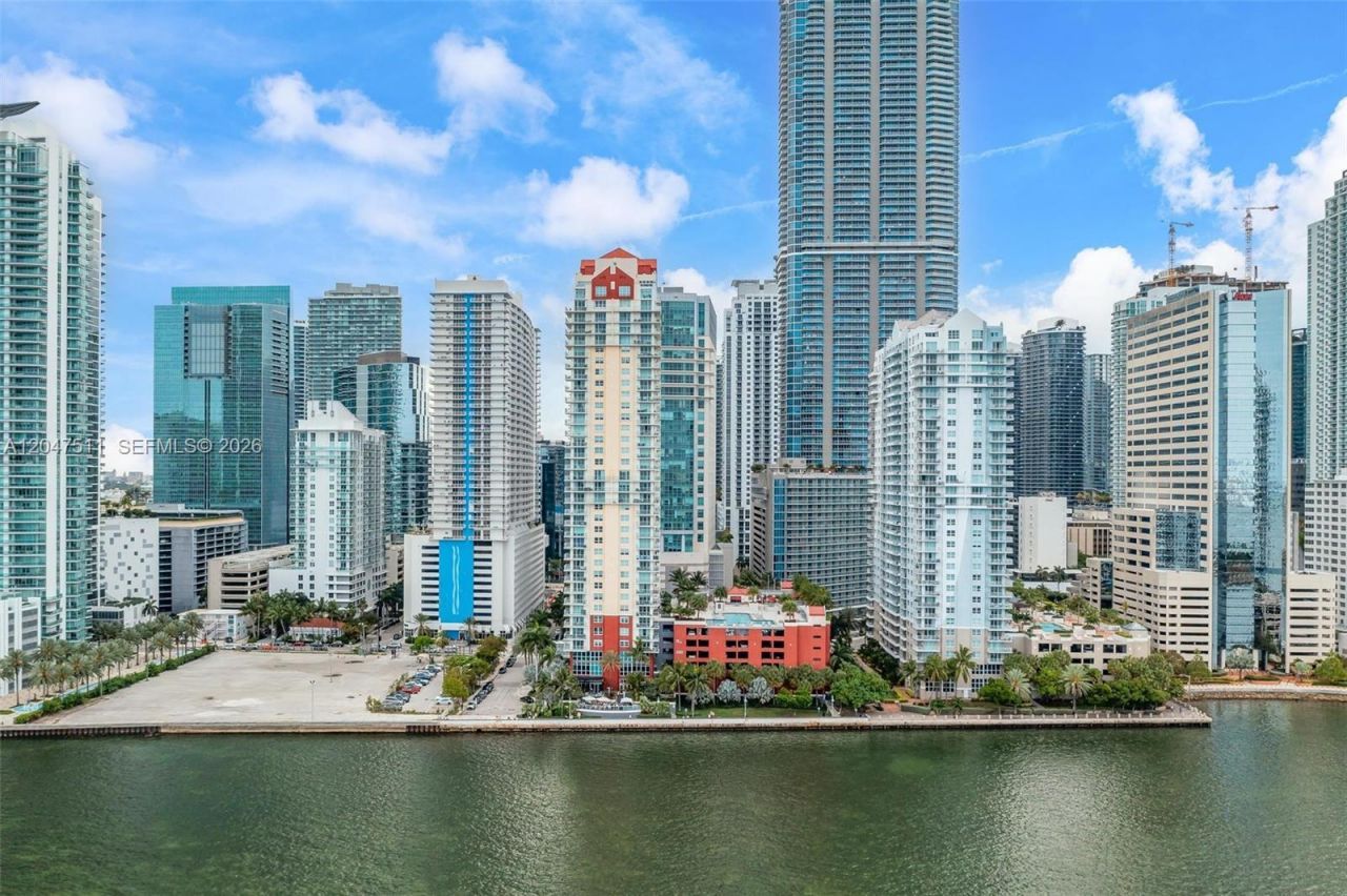 1155 Brickell Bay Dr, Unit 3105, Miami, FL 33131 Photo