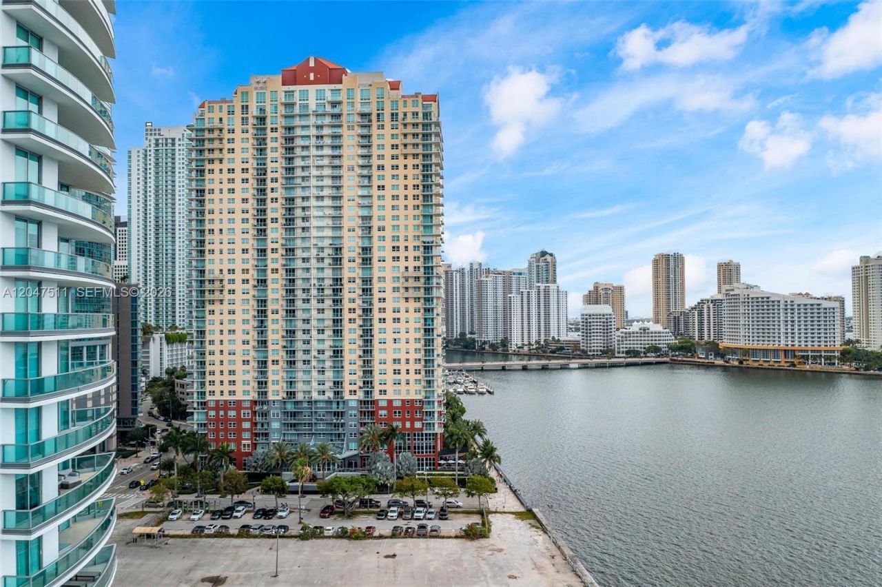 1155 Brickell Bay Dr, Unit 3105, Miami, FL 33131 Photo