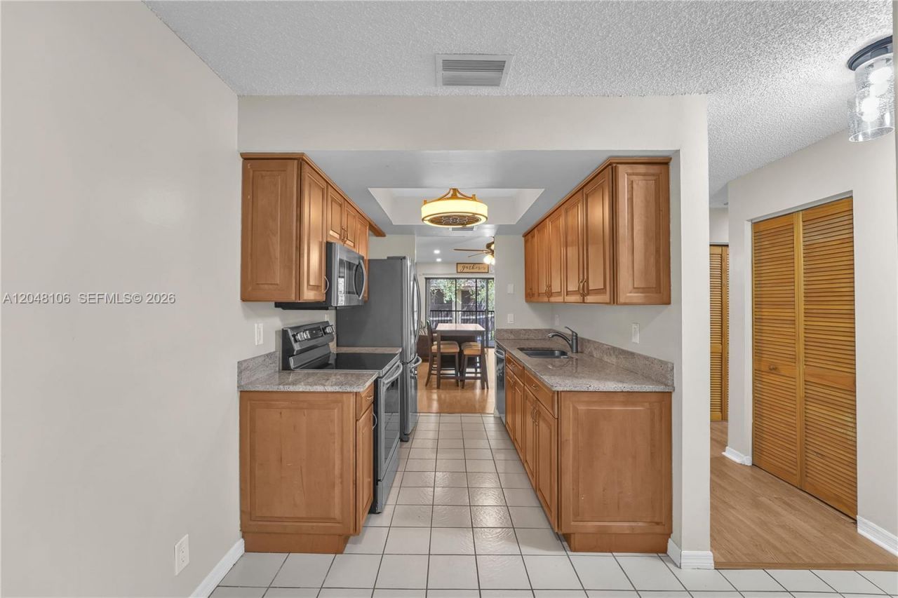 9565 NW 2nd Pl , Unit 1-H, Coral Springs, FL 33071 Photo