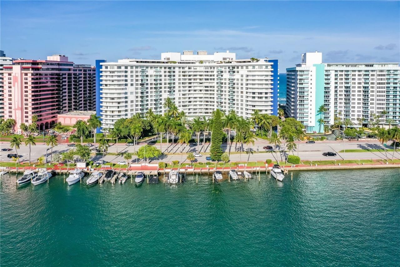 5161 Collins Ave, Unit 602, Miami Beach, FL 33140 Photo