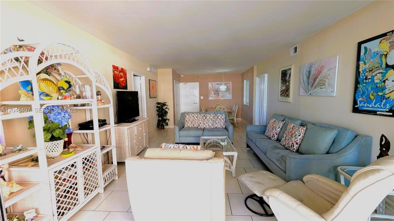 5161 Collins Ave, Unit 602, Miami Beach, FL 33140 Photo