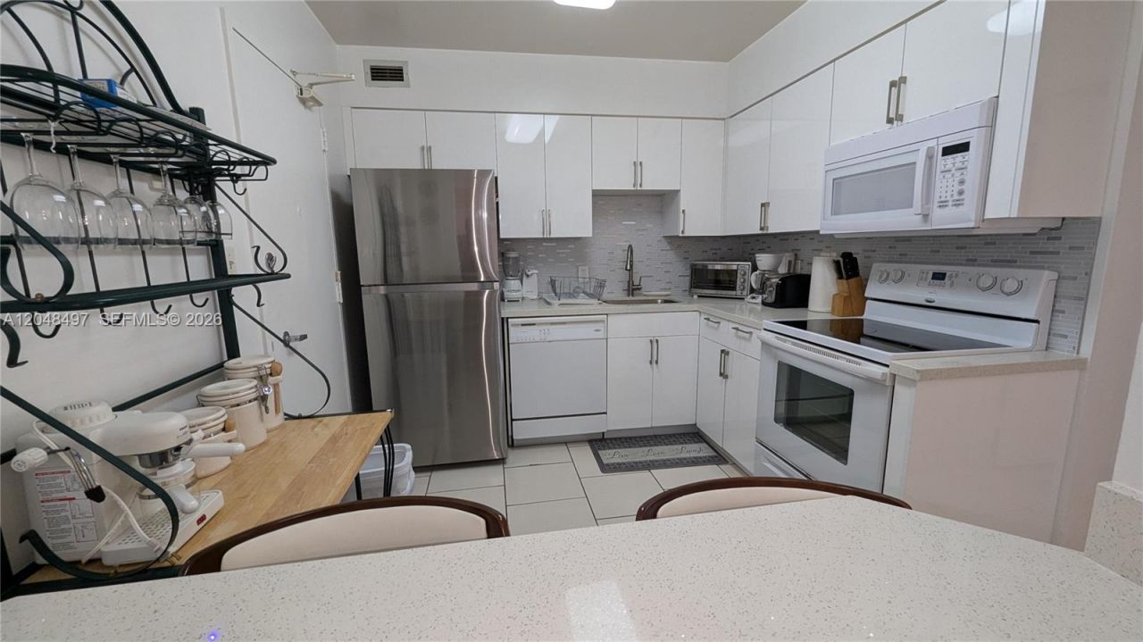 5161 Collins Ave, Unit 602, Miami Beach, FL 33140 Photo