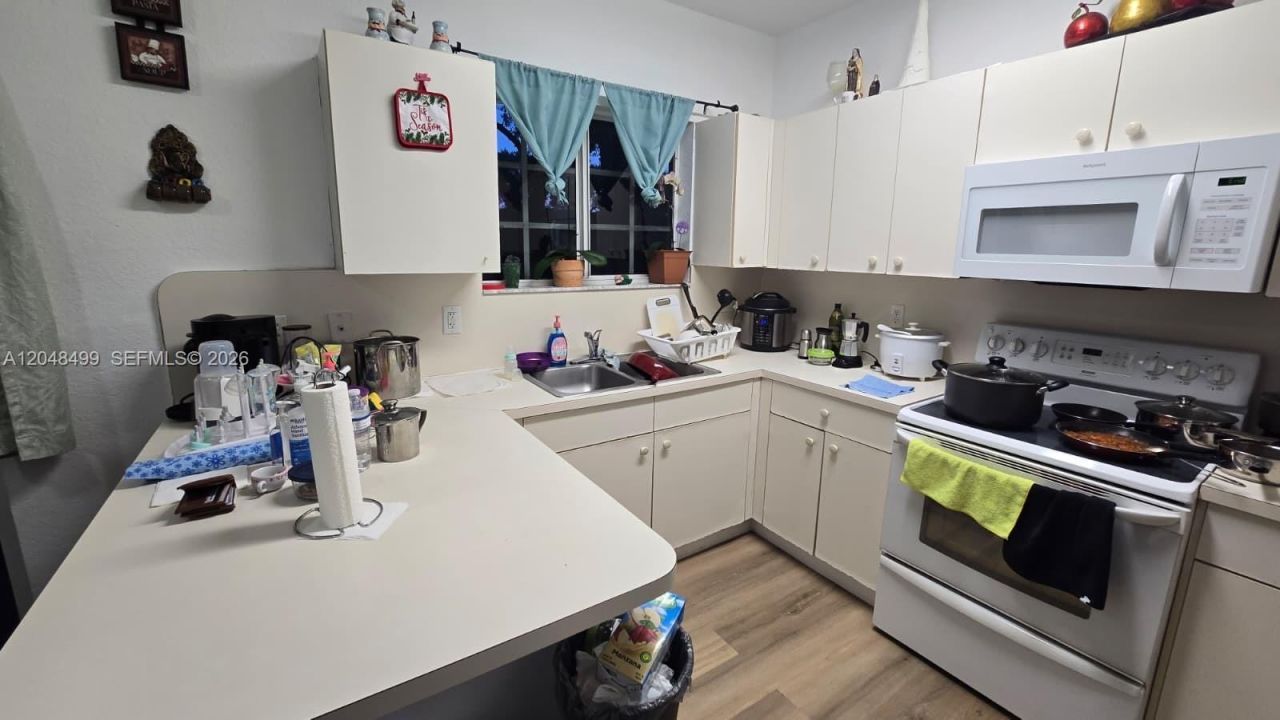 2720 NE 3rd Dr , Unit 102, Homestead, FL 33033 Photo