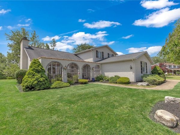 32 Brookedge Road , Depew, NY 14043