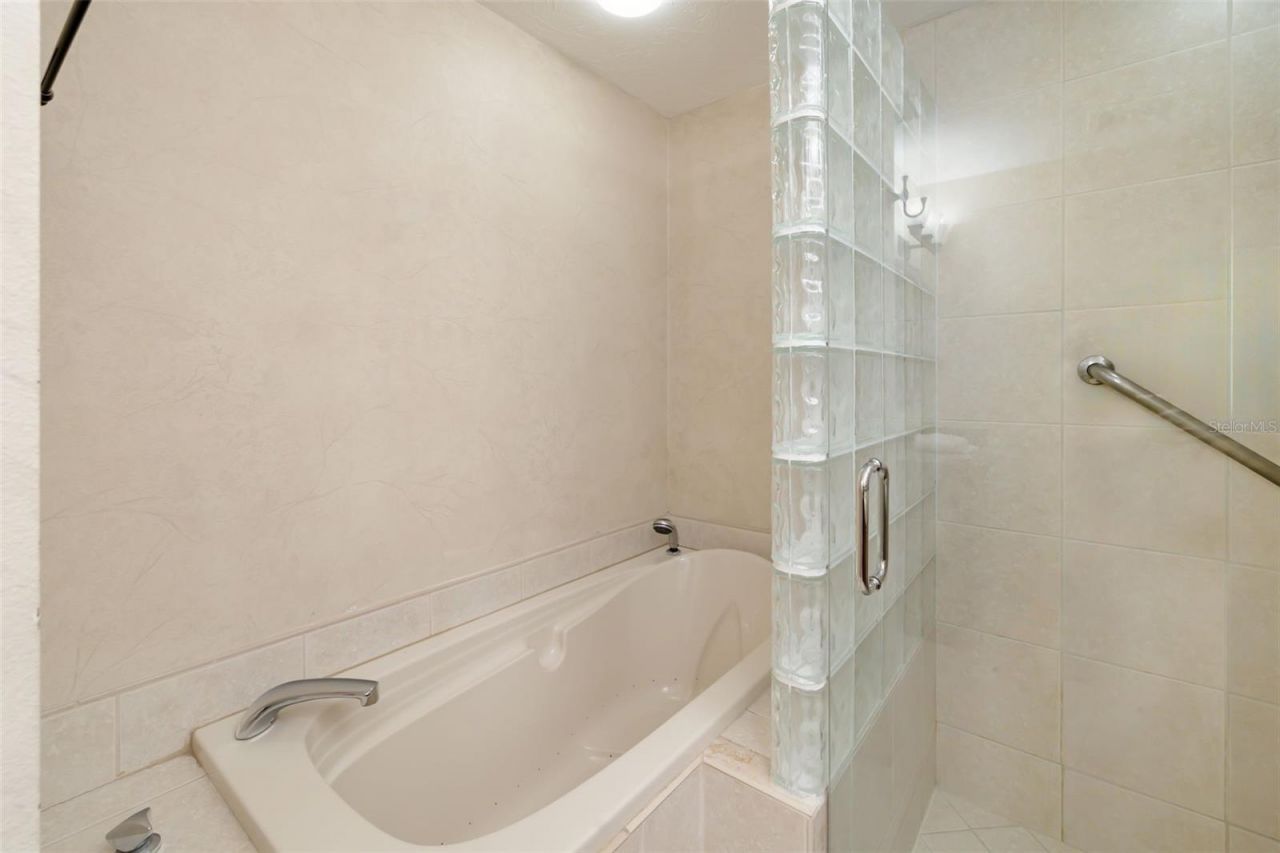 565 Commonwealth Place, Sarasota, FL 34242 Photo
