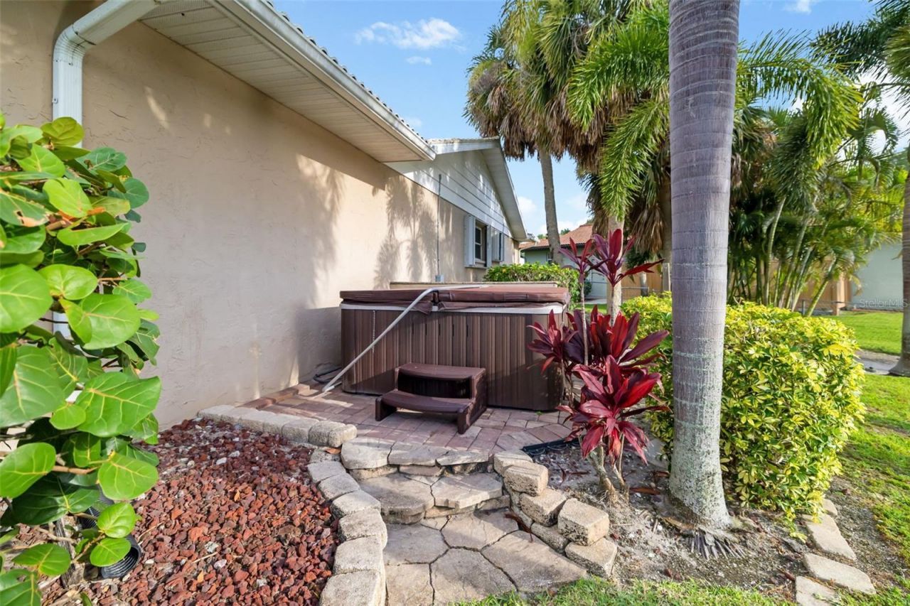 565 Commonwealth Place, Sarasota, FL 34242 Photo