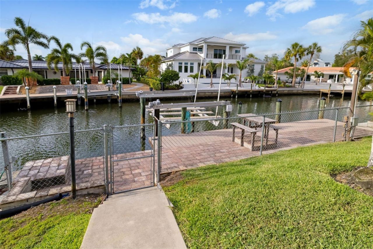565 Commonwealth Place, Sarasota, FL 34242 Photo