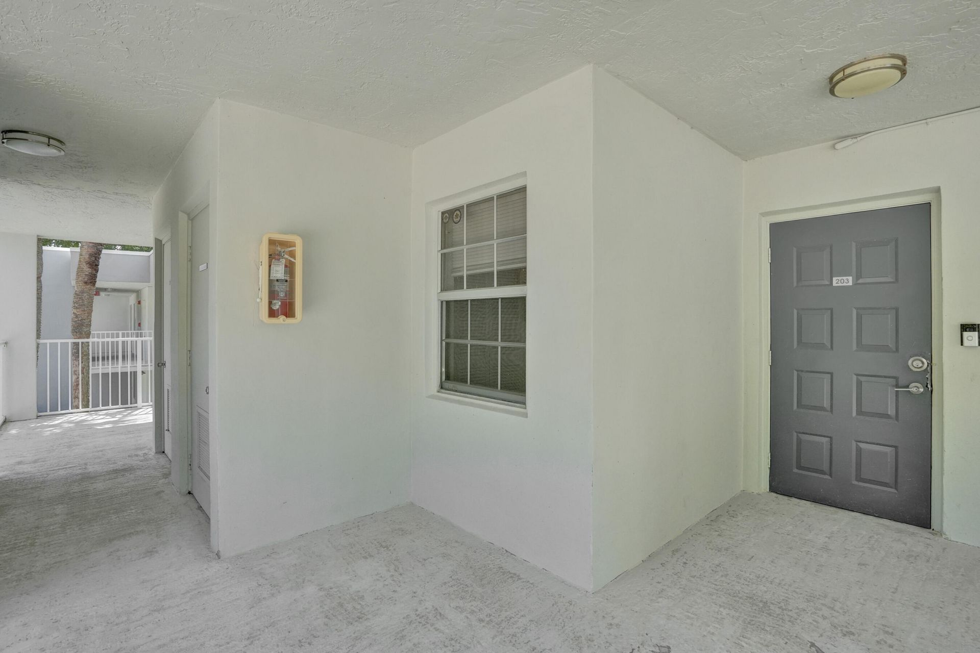 4200 Oaks Terrace, Unit 203, Pompano Beach, FL 33069 Photo