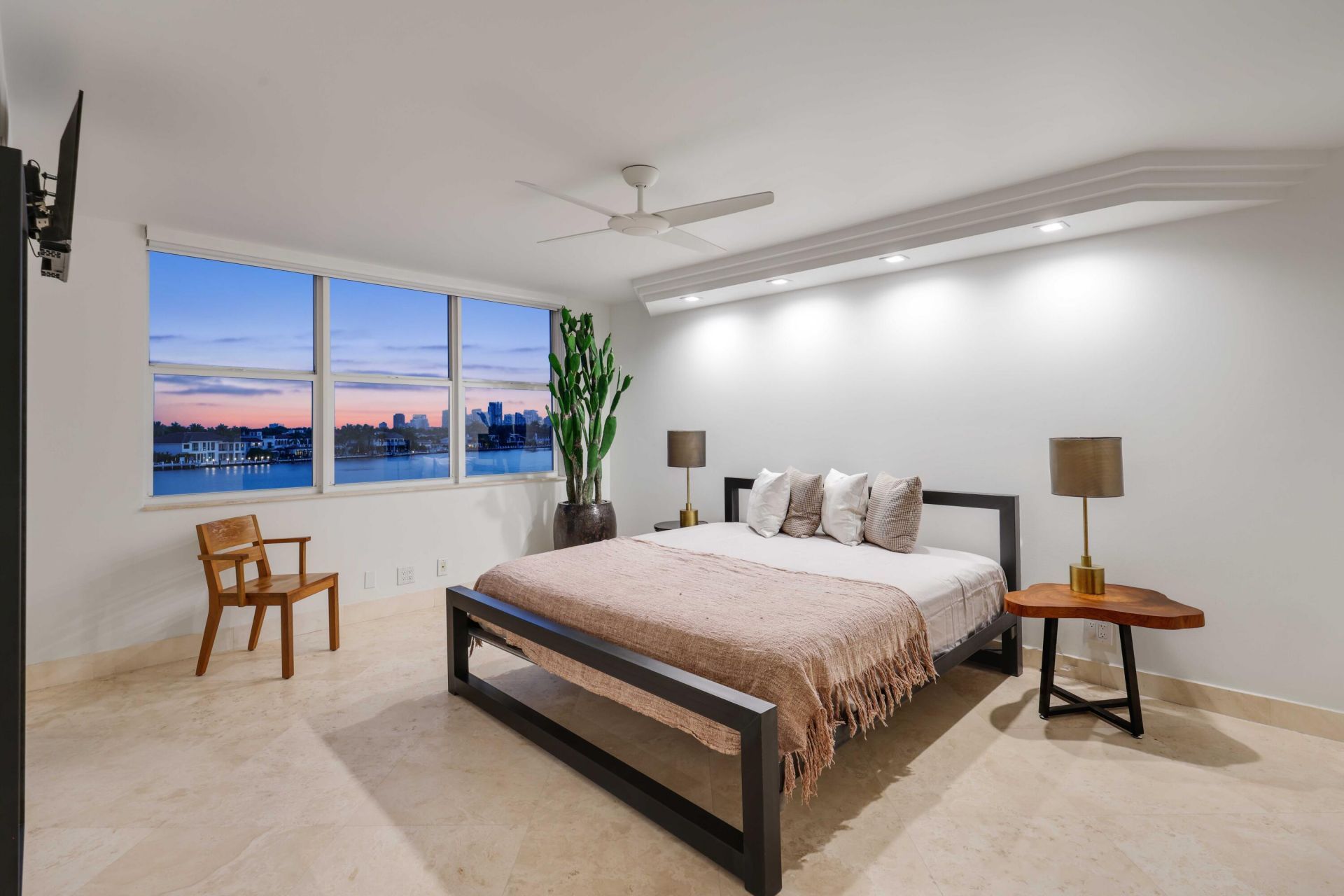 511 Bayshore Drive, Unit 401, Fort Lauderdale, FL 33304 Photo
