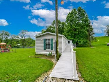 12710 Lisbon Street SE, Paris, OH 44669