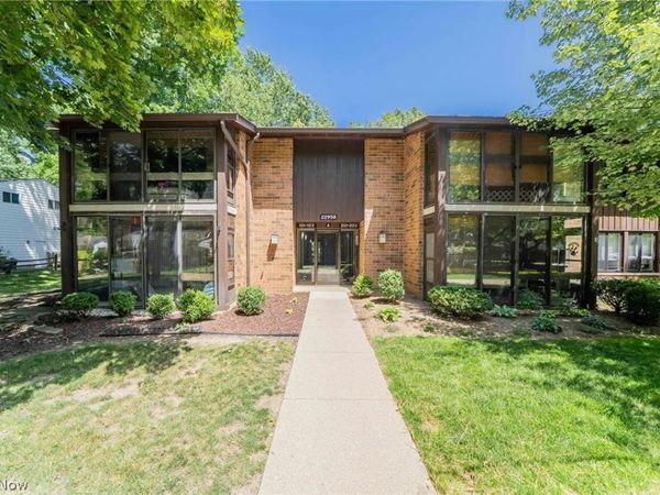 22958 Maple Ridge Road , Unit 102, North Olmsted, OH 44070