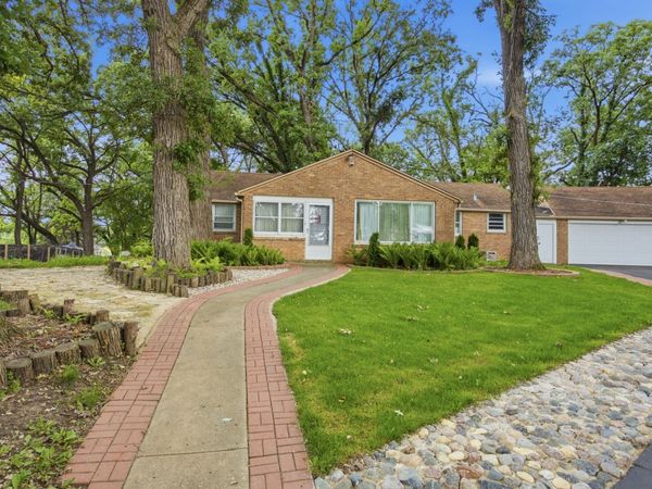 37W961 Bowes Road , Elgin, IL 60124