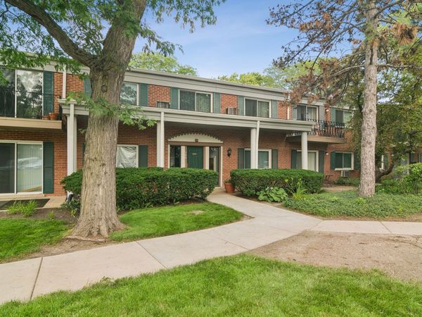 706 E Algonquin Road , Unit K204, Arlington Heights, IL 60005
