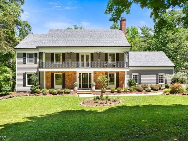 17 Sandalwood Dr, Warren, NJ 07059
