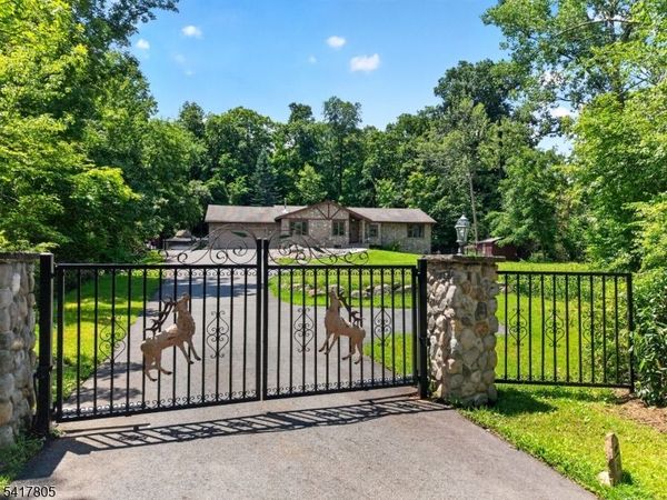 64 Ricker Dr, Ringwood, NJ 07456