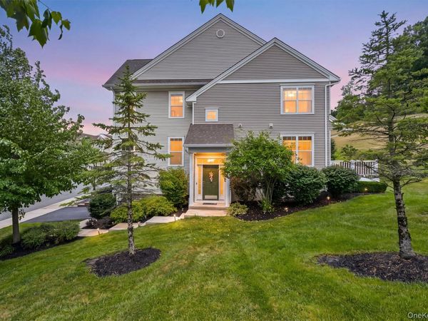 2608 Hawthorn Way, New Windsor, NY 12553