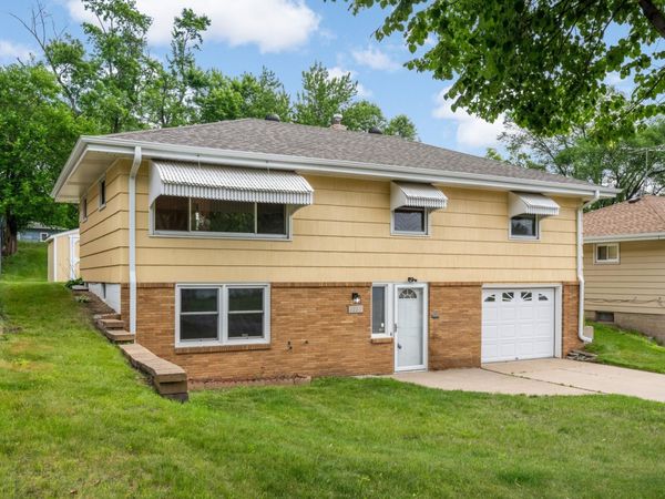 1218 Kent Street N, Saint Paul, MN 55117