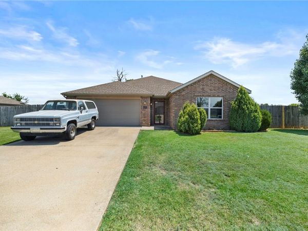 331 Violet Street , Centerton, AR 72719