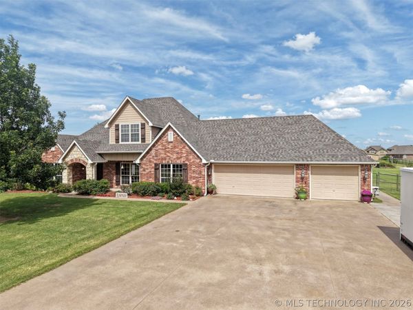 14391 N Sandstone Avenue , Skiatook, OK 74070