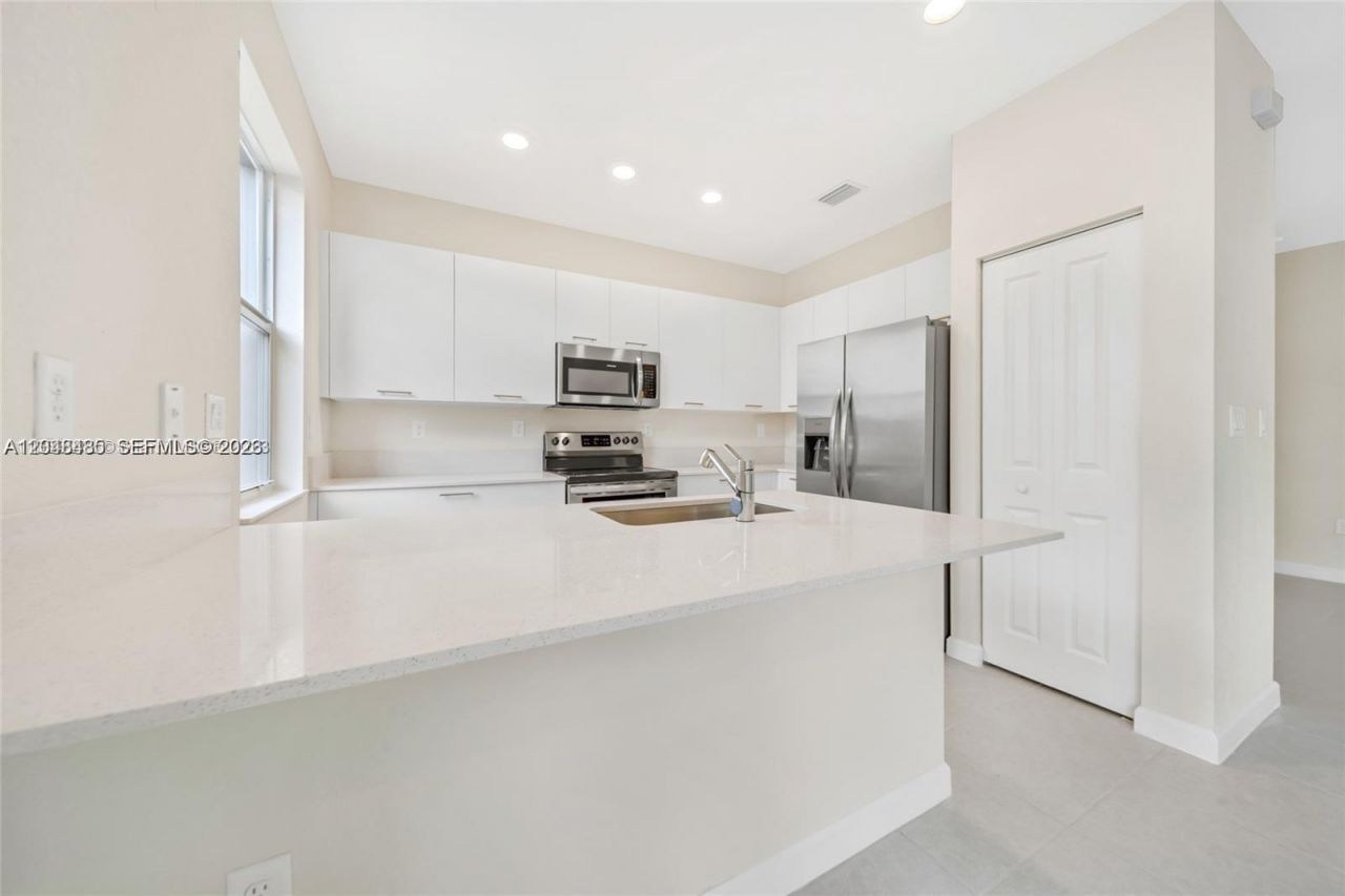 12918 NW 23rd Pl , Miami, FL 33167 Photo