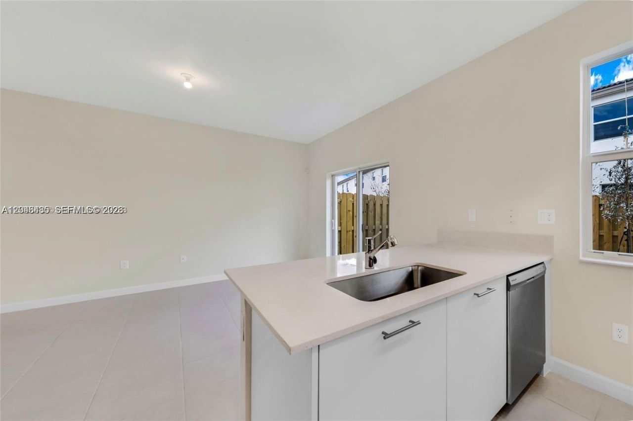 12918 NW 23rd Pl , Miami, FL 33167 Photo