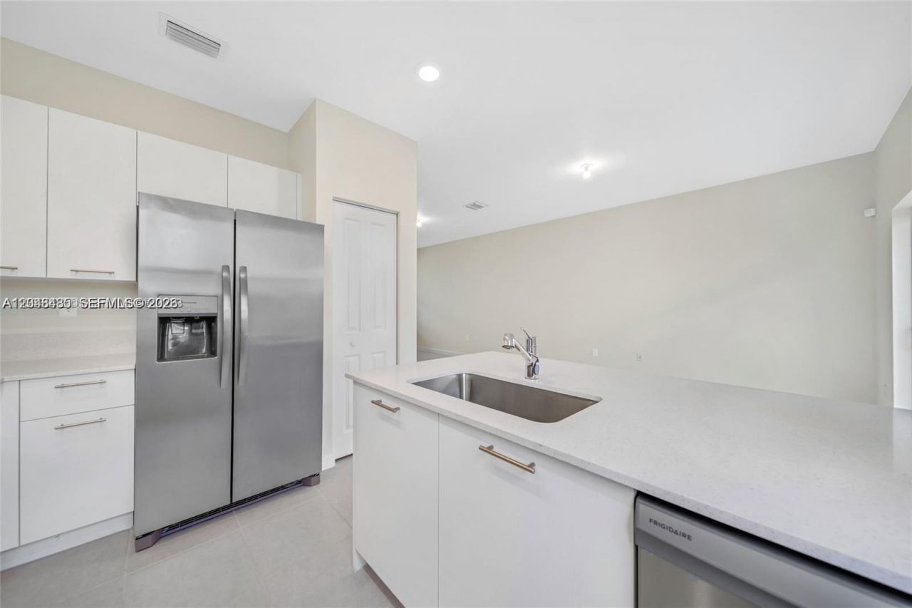 12918 NW 23rd Pl , Miami, FL 33167 Photo