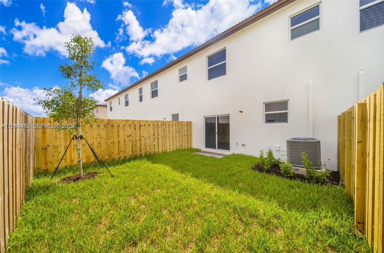 12918 NW 23rd Pl , Miami, FL 33167 Photo