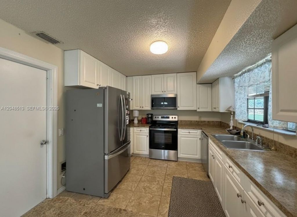 4005 E Sunflower Cir , La Belle, FL 33935 Photo