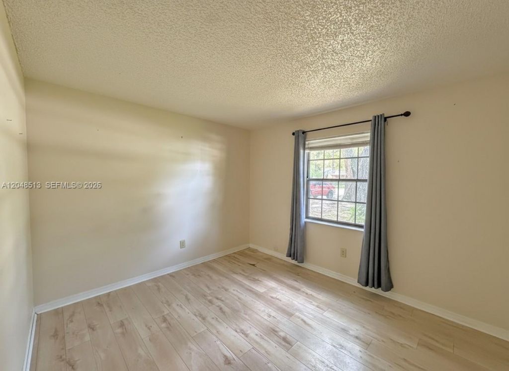 4005 E Sunflower Cir , La Belle, FL 33935 Photo