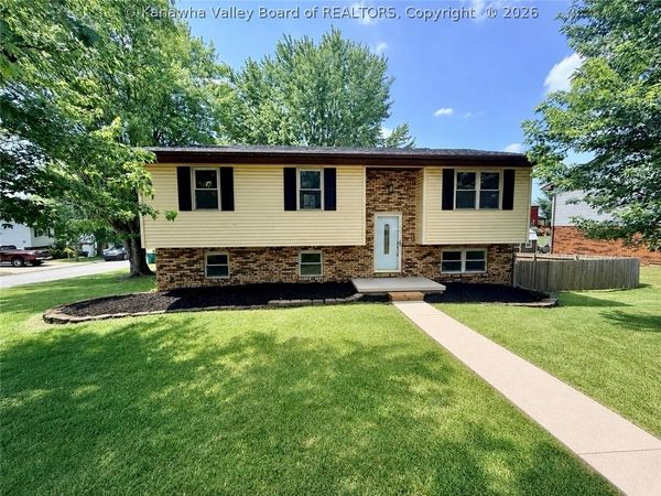 16 Cactus Lane, Hurricane, WV 25526
