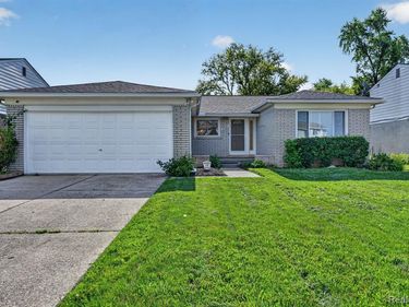 27066 Sutherland Street, Southfield, MI 48076