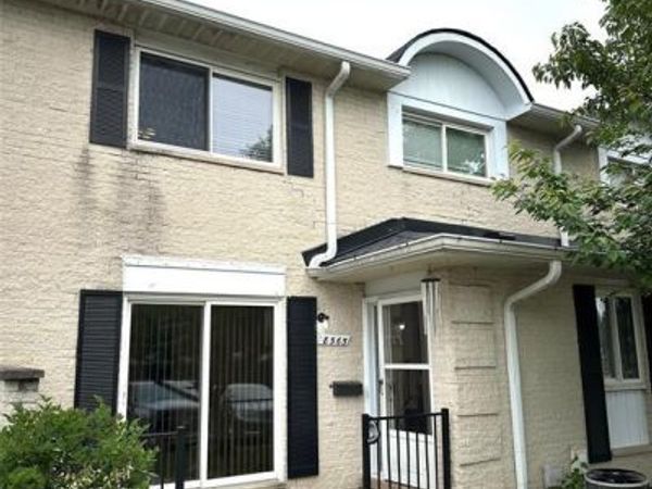 8565 Hampshire Drive, Sterling Heights, MI 48313