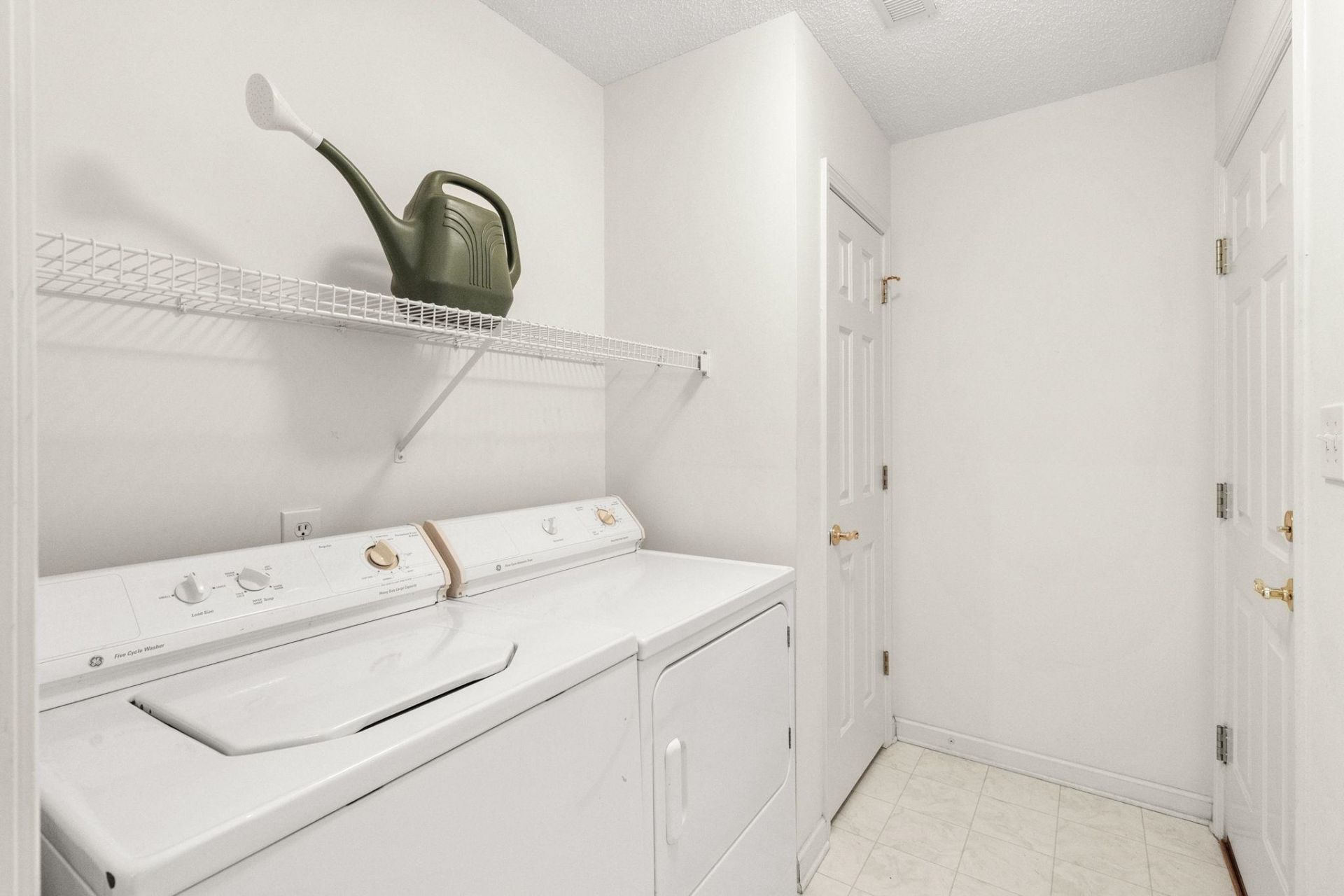 157 Mackinley Circle Photo 38