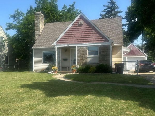 3420 W Saginaw Street, Lansing, MI 48917