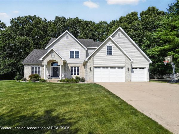 2419 White Pine Drive, Williamston, MI 48895