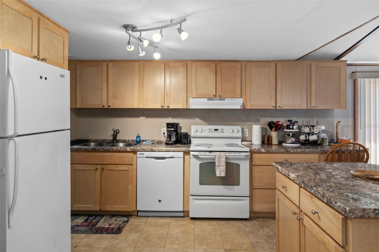 7510 W Otter Street , Homosassa, FL 34446 Photo