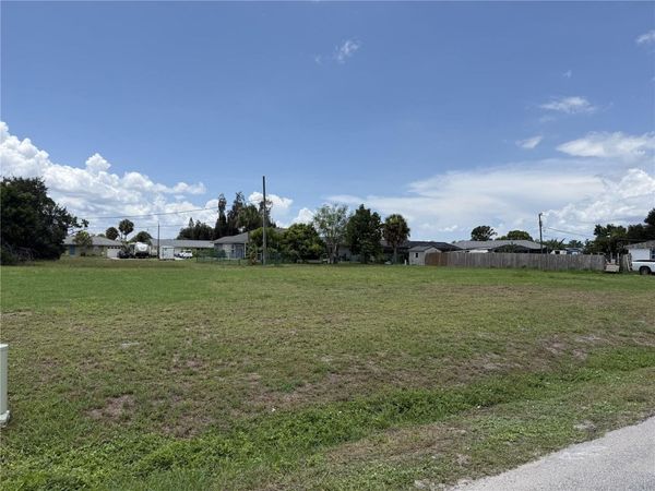 831 SPRING LAKE BOULEVARD NW, PORT CHARLOTTE, FL 33952