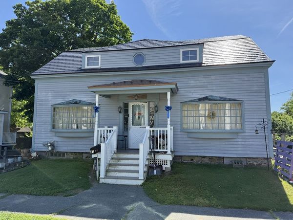 41 E Main St, Georgetown, MA 01833
