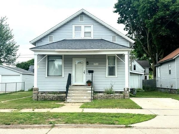 1704 13TH AVENUE, Menominee, MI 49858