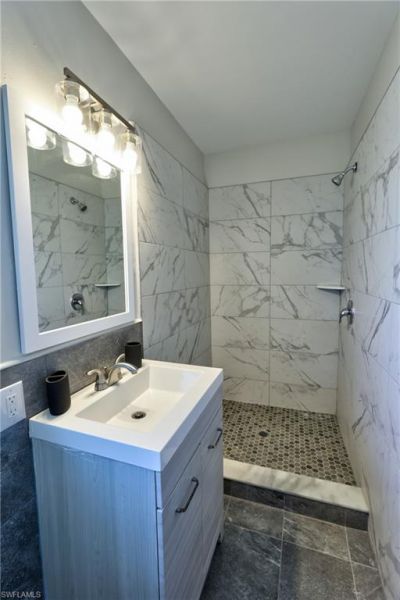 404 El Dorado Pkwy E, Cape Coral, FL 33904 Photo