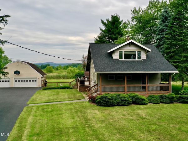 87 Lasher Road, Selkirk, NY 12158
