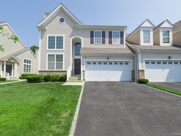 20 Emilie Drive , Center Moriches, NY 11934