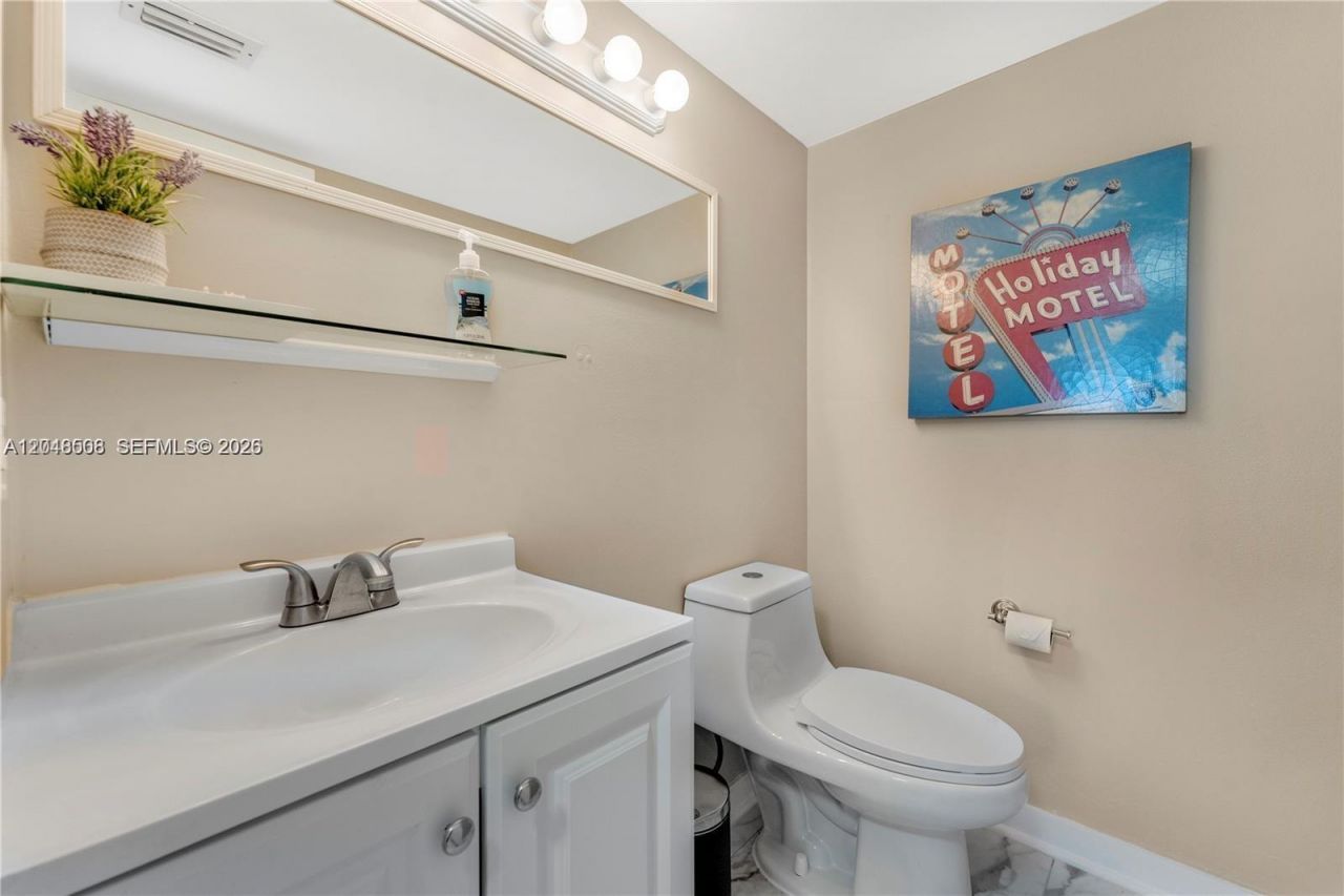 1418 Collins Ave, Unit 504, Miami Beach, FL 33139 Photo